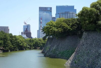 Tokyo: Edo Castle and Imperial Palace Guided Walking Tour - Stone walls and moats: the defensive design you can actually see