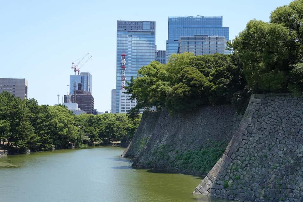 Tokyo: Edo Castle and Imperial Palace Guided Walking Tour - Stone walls and moats: the defensive design you can actually see