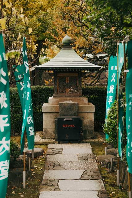 Tokyo: Ghost Tour with Scary Japanese Stories and Folklore - Finding Your Guide: Tokyo Station’s Marunouchi North Exit