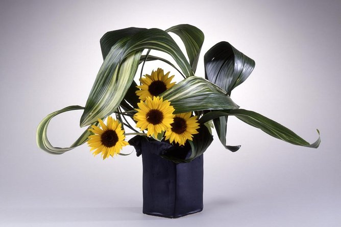 Tokyo Ikebana, Japanese Traditional Flower Arrangement Experience - Teachers and teaching style: patient coaching for your first try