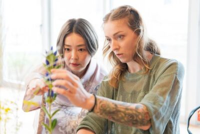 Tokyo Ikebana Wellness Art Experience near Shinjuku - Making your own arrangement: the beginner-friendly flow