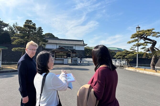 Tokyo Imperial Palace and Heritage of Edo Castle Private Tour - Imperial Palace grounds: free entry with big meaning