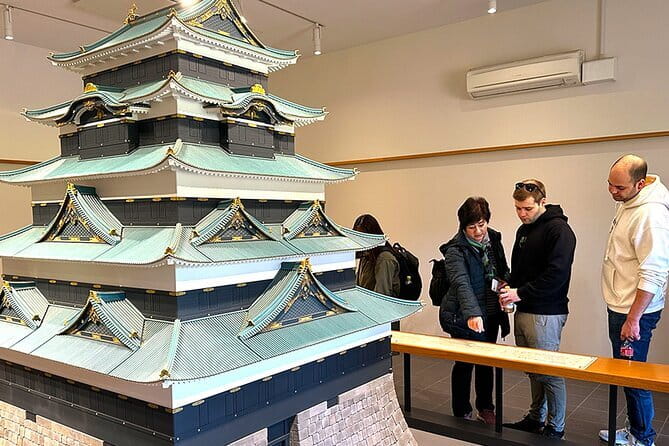 Tokyo Imperial Palace and Heritage of Edo Castle Private Tour - Timing and walking: how to plan your half-day