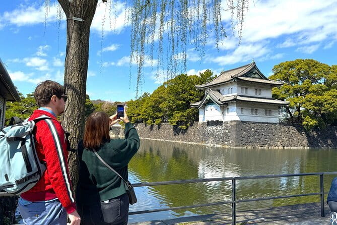 Tokyo Imperial Palace and Heritage of Edo Castle Private Tour - Logistics that matter: meeting point, languages, and weather