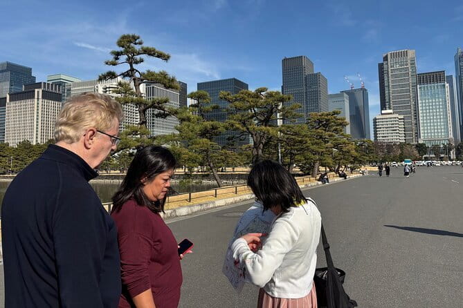 Tokyo Imperial Palace and Heritage of Edo Castle Private Tour - East Gardens and Edo Castle ruins: where the story turns walkable