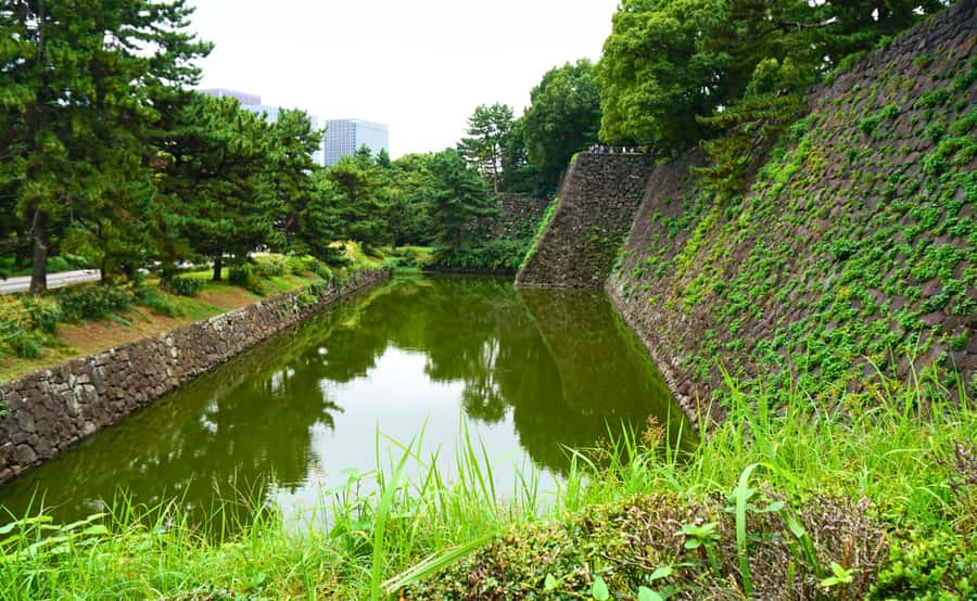 Tokyo: Imperial Palace, the history of Japan (ENGLISH GUIDE) - Edo Castle base and the story behind the missing main keep