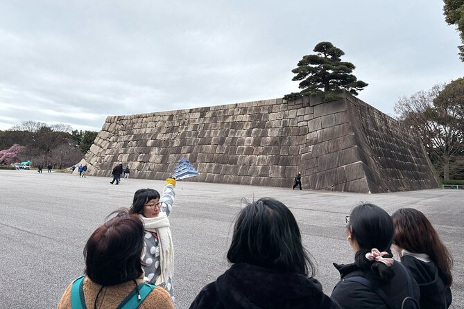 Tokyo Imperial Palace with Kagurazaka Alley Tour - Kagurazaka: cobblestones, old alleys, and Edo-era echoes