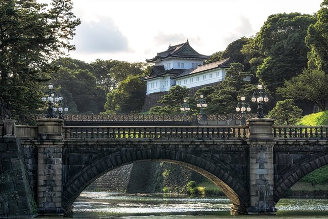 Tokyo Imperial Palace：Guided Walking Tour of East Gardens - What you’ll notice right away