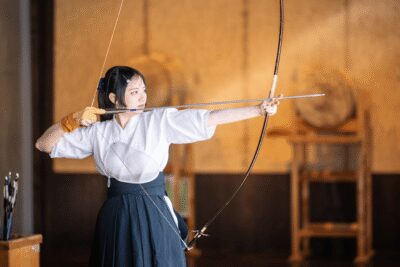 Tokyo: Japanese Archery (Kyudo) Experience - What the 150 minutes look like, from uniform to first target attempts