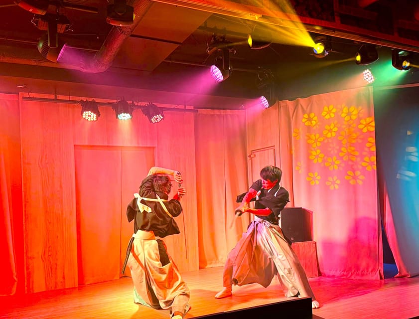 Tokyo: Japanese Dance Cabaret Theater Asakusa-Kaguwa Ticket - The pre-show hour: drink first, photos second, then the cast energy hits