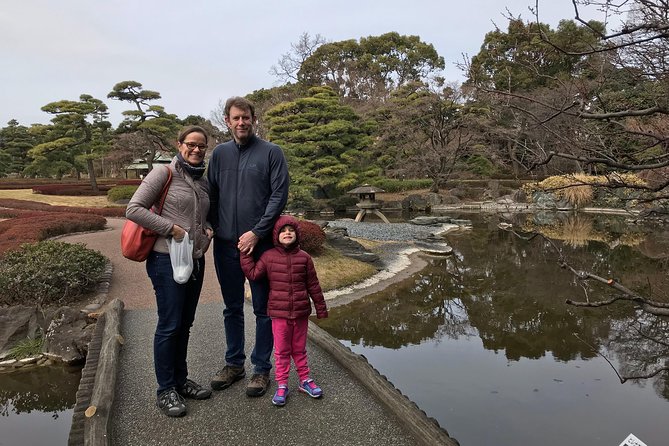 Tokyo Japanese Garden Lover's Private Tour with Government-Licensed Guide - Meiji Jingu and Yoyogi Park: shrine hush meets city life