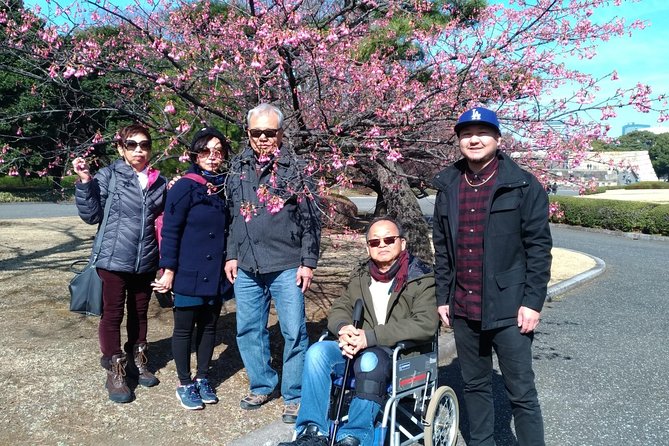 Tokyo Japanese Garden Lover's Private Tour with Government-Licensed Guide - Hama Rikyu: tide-driven ponds and a tea-house vibe