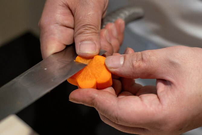 Tokyo: Japanese Knife Skills and Sashimi & Tempura Cooking Class - Cutting sashimi the way it’s meant to be cut