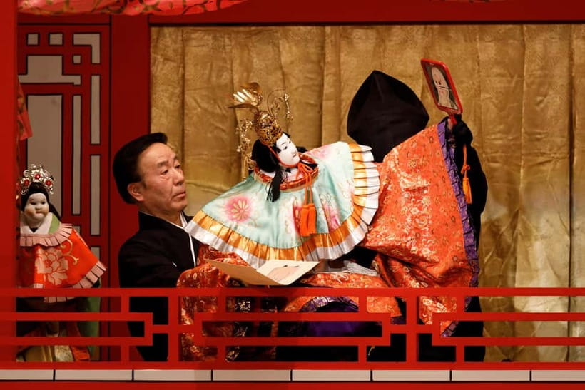 Tokyo: KABUKI, BUNRAKU, etc. presented by National Theatre - Kabuki: drama built from music, dance, and big stage language