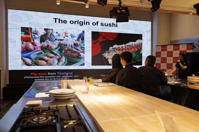 Tokyo: Kappodo sushi Live Workshop - What you make: 7 nigiri, gunkan, and a thin roll you cut