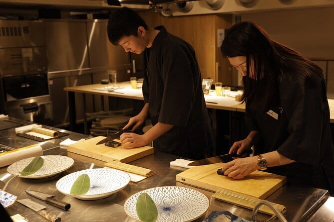 Tokyo: Kappodo sushi Live Workshop - English instruction plus fish and ocean facts