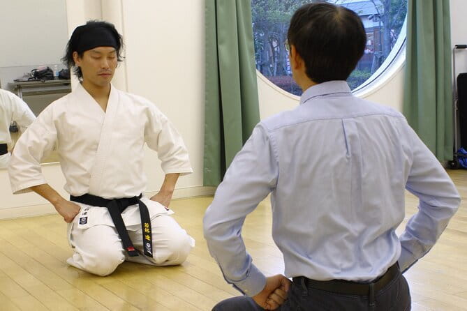 Tokyo: Karate Experience with Former All-Japan Champion - Azumabashi Hall and the 90-minute class rhythm