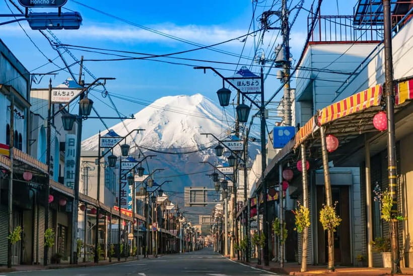 Tokyo: Mt. Fuji, Arakurayama Sengen Park, Oshino Hakkai Tour - Oishi Park weekday-only: why your calendar matters