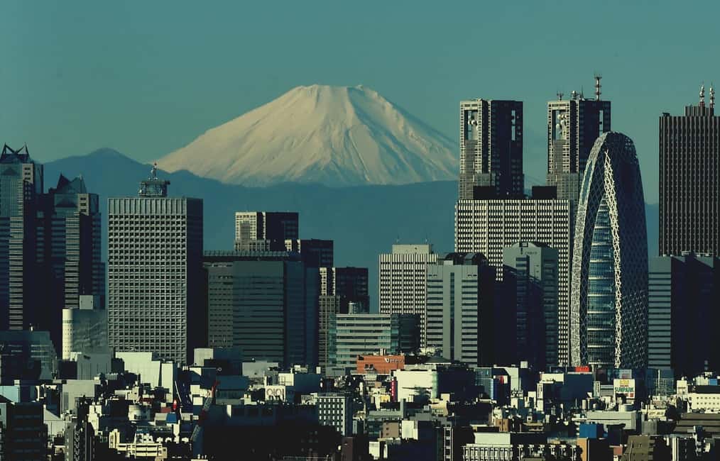 Tokyo: Mt. Fuji & Lake Kawaguchi Private Tour with Transfer - Oshino Hakkai and Saiko Iyashi-no-Sato Nenba: the calmer, more local side of Fuji