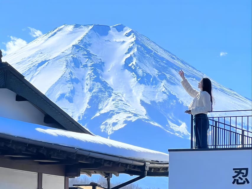 Tokyo: Mt Fuji Lake Kawaguchiko Tour & Arakuyama Sengen Park - The Lawson Kawaguchiko Station Stop: Yes, It’s a Thing