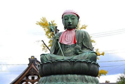 Tokyo Nagano Snow Monkey Park and Zenkoji Temple English driver - Zenko-ji Temple: the spiritual heart of Nagano, explained as you walk