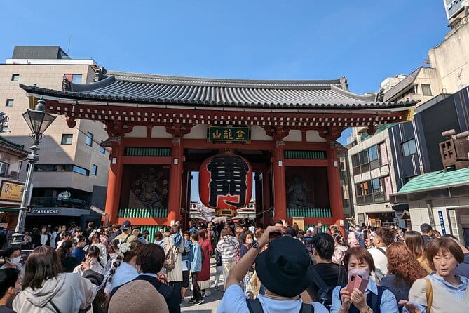 Tokyo Nagano Snow Monkey Park and Zenkoji Temple English driver - Lunch time at Dazaifu Monzen Machi: a pleasant break with seating options