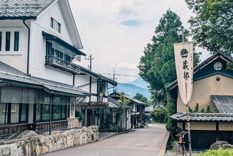 Tokyo: Nagano Snow Monkeys and Zenkoji Tour with Temples - Shibu Onsen and Obuse: two ways to enjoy Nagano town life