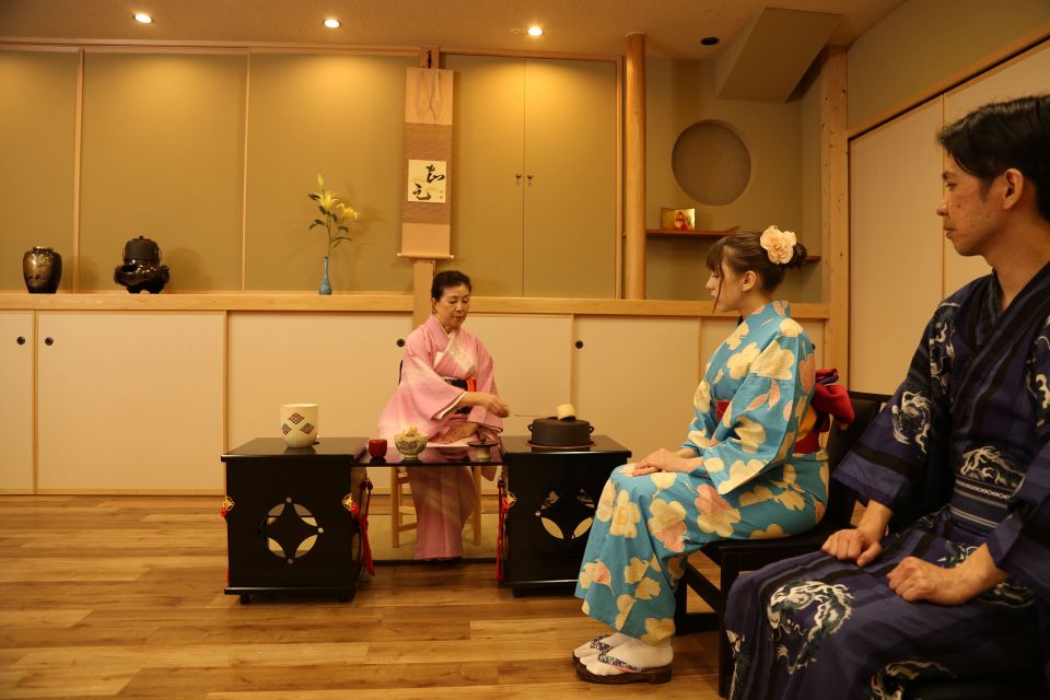 Tokyo: Practicing Zen with a Japanese Tea Ceremony - The Hands-On Part: Doing the Second Tea Ceremony Yourself