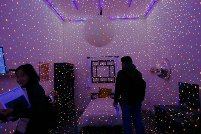 Tokyo Private Art Tour in Kagurazaka Shinjuku with Licensed Guide - Tokyo art, explained like you’re walking through a story