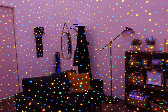 Tokyo Private Art Tour in Kagurazaka Shinjuku with Licensed Guide - Price and logistics: what $46.05 buys you