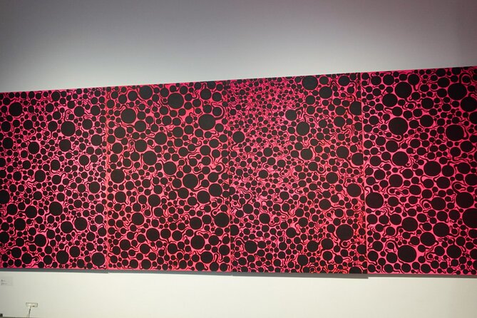 Tokyo Private Art Tour in Kagurazaka Shinjuku with Licensed Guide - The guide factor: why the right explanations matter