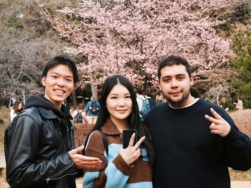 Tokyo: Private Customized Hidden Gems Tour with Local Guide - Photo help is part of the value, not a gimmick