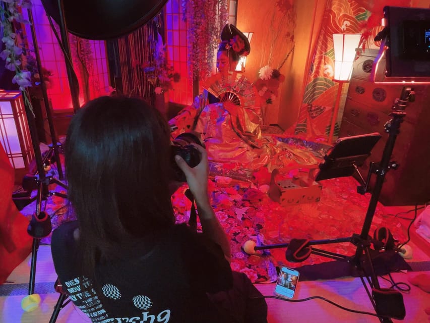 Tokyo: Private Makeover Photography Studio in Luxury Kimono - Luxury oiran-style kimono: what you choose and what to bring
