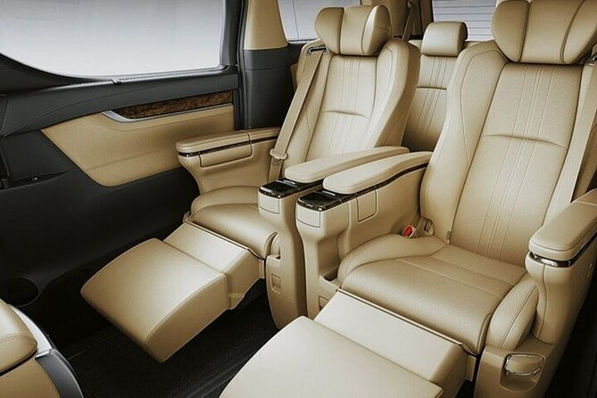 Tokyo: Private One-Way Transfer to/from Haneda Airport(HND) - Airport arrival: the meeting system that keeps you from getting lost