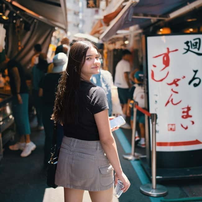 Tokyo: Private photo shoot - Languages and Comfort: English, Spanish, Portuguese, and More