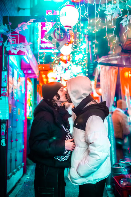 Tokyo Private photo tour with Nightstreet Neon photographer - A 1-hour Tokyo photo shoot built around your vibe