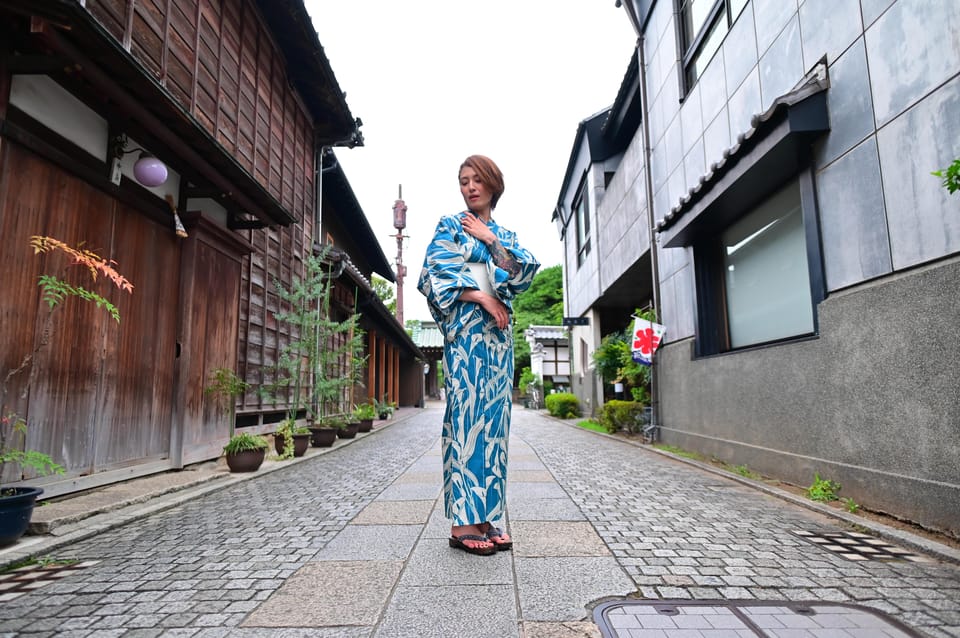 Tokyo Private photo tour with Nightstreet Neon photographer - Price and value: $258 for a private 60 minutes
