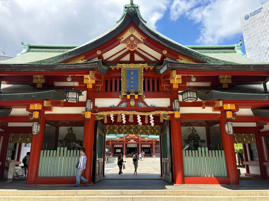 Tokyo: Private Shinto Shrines Tour by Car with Local Guide - Hie Shrine’s Red Torii Tunnel: Fortune and Relationship Prayers