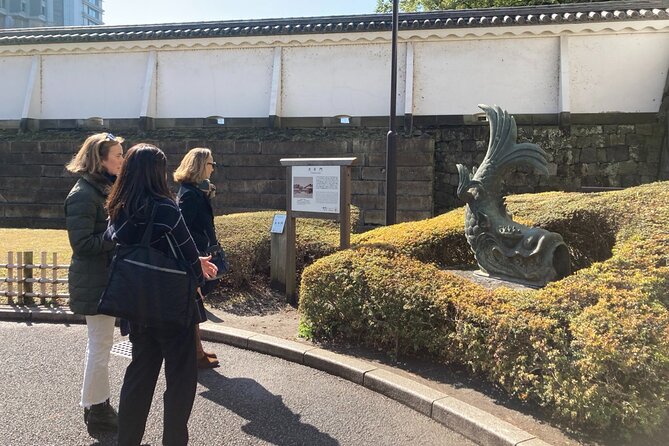 Tokyo Private Tour! Edo Castle & Imperial Palace East Gardens - Weather and comfort tips for a 2-hour garden walk