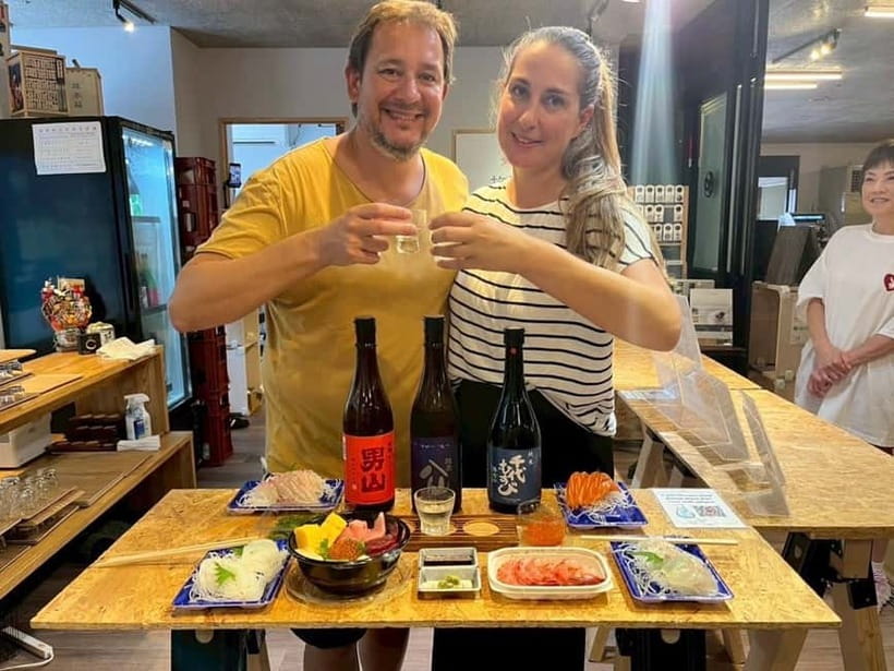 Tokyo: Private Tsukiji Street Food & Sake with Local Guide - Should you book this Tsukiji street food and sake tour?