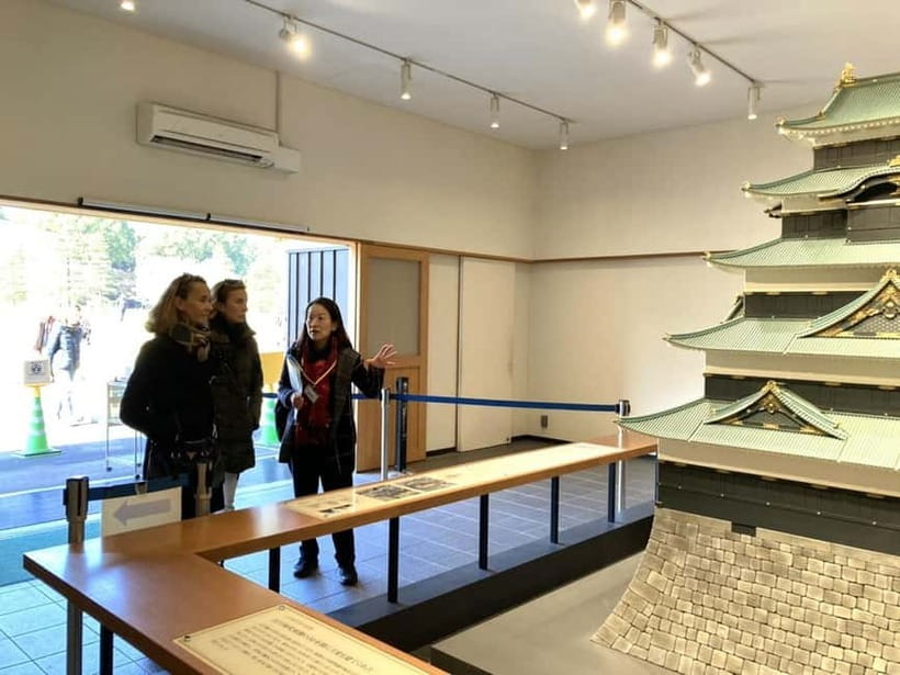 Tokyo: Pvt. Tour - Edo Castle & Imperial Palace East Gardens - Why Edo Castle Ruins + East Gardens Work Better Together