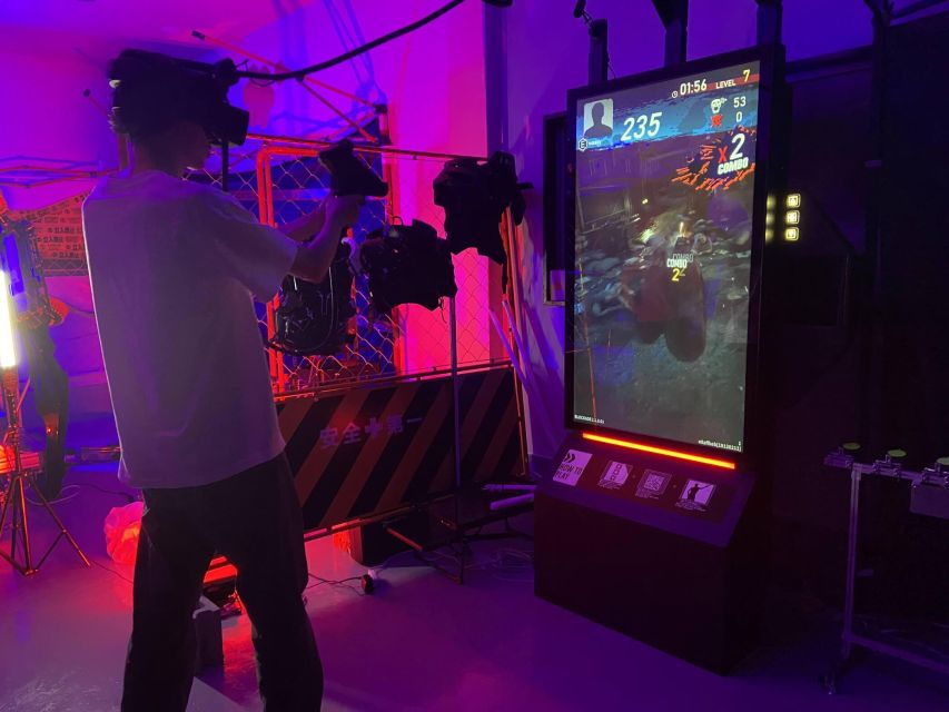 Tokyo: Robot Piloting Attraction Ticket - Why the alien-invasion story actually helps (not just distracts)