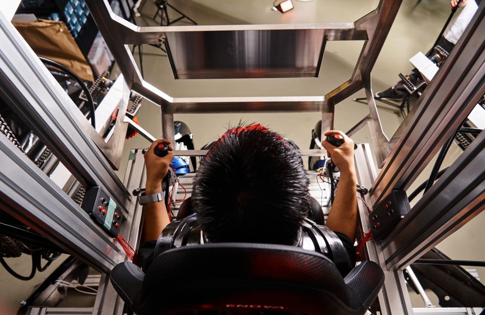 Tokyo: Robot Piloting Attraction Ticket - Price and value: $32 for VR plus a real, human-piloted mech