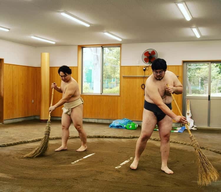 Tokyo: Sanctuary Authentic Grand Sumo Experience & Training - Entering Heiwanomori Park’s Sumo-jo (and finding the small office)