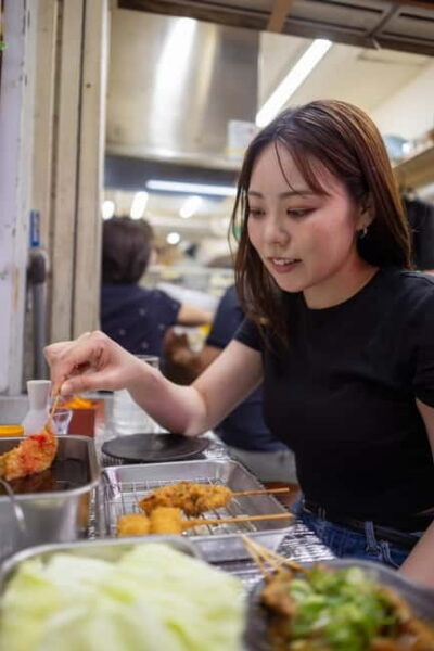 Tokyo: Shibuya Food Tour, Neon Lights & Local Flavors - Meeting at Hachiko Square and starting with a story