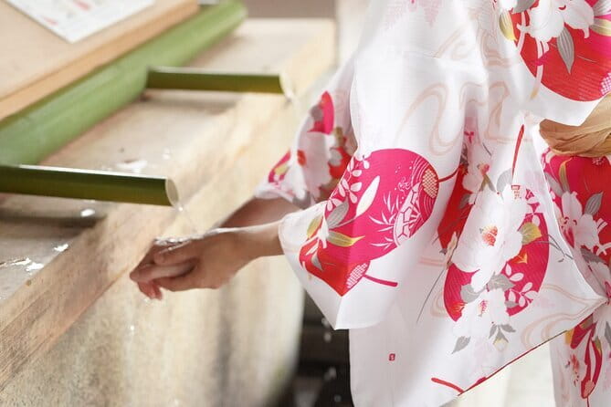 Tokyo, Shibuya: Meiji Shrine Tour in KIMONO / English-friendly - The timing: guide presentation first, then room to breathe