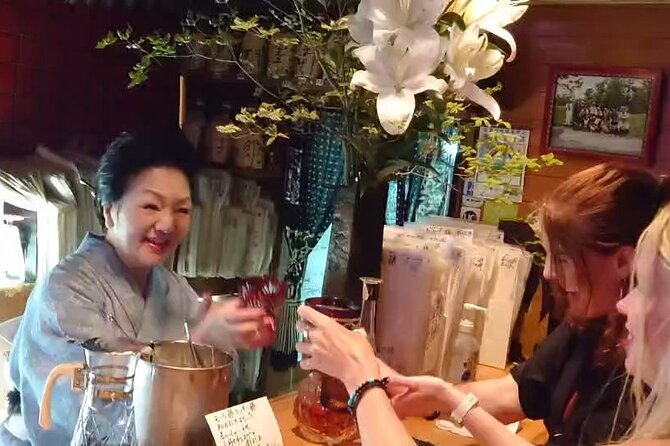 Tokyo Shinbashi Night Tour: Local Guide & Drinks at Snack Bars - Karaoke and talking with locals: the real value is the guide’s role