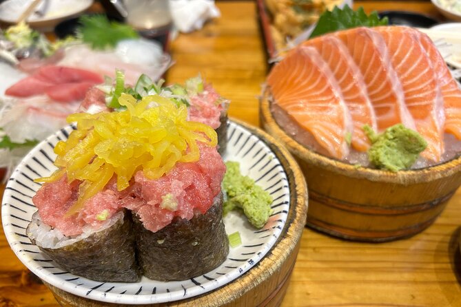 Tokyo: Shinjuku Bar Hopping & Night Walking Tour - Quick highlights before you go