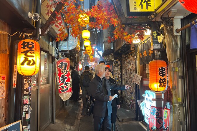 Tokyo Shinjuku: History, Culture & Hidden Alleys Walking Tour - The guides: why the human factor shows up in the details