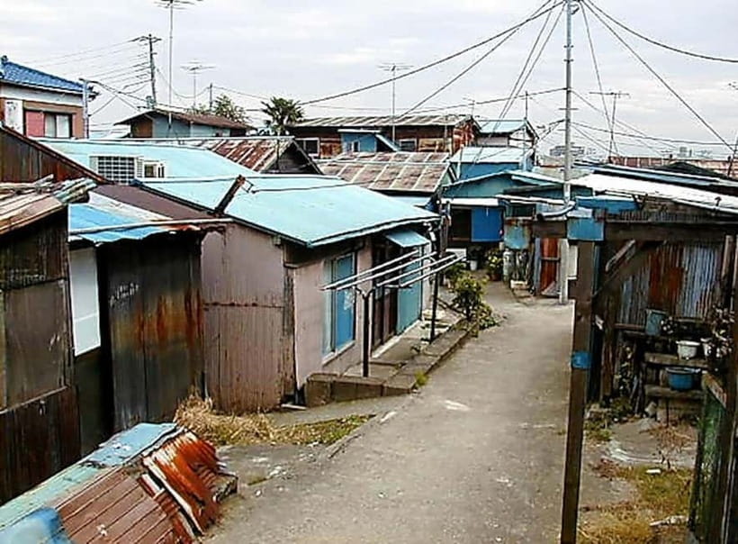 Tokyo: Shinjuku, Kawasaki, Slum & Red Light Tour with Pickup - Safety and Cultural Boundaries: The Real Reason to Book a Guide